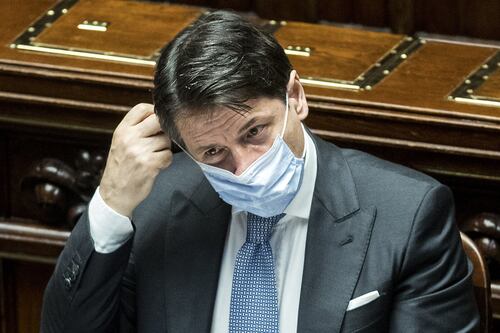 Mancate riforme e mille liti tra partiti: ma voi dareste altri soldi all'Italia?