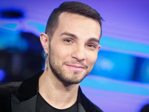Marco Carta assolto festeggia dalla d'Urso: finito un incubo