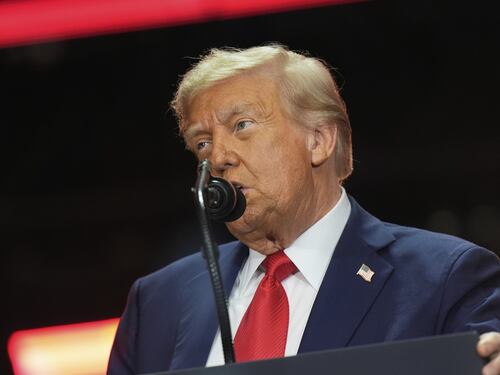 Antifa, Trump passa dalle parole ai fatti. “Organizzazione terroristica interna”, l’ordine esecutivo