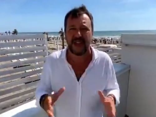 Salvini stronca la sinistra: "Non gli bastava processarmi, ora mi denunciano pure... Renzi non sta bene"