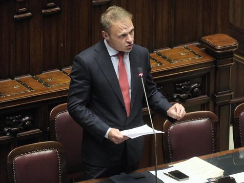 Lollobrigida, la verità del ministro: "Stop al treno? Nessun abuso"