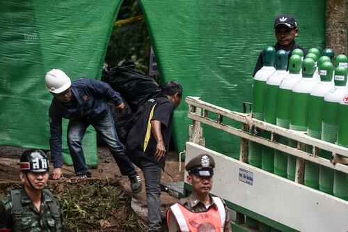 Thailandia, in salvo i primi quattro ragazzini intrappolati nella grotta