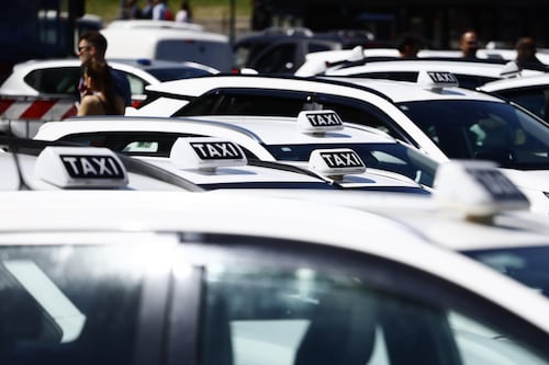 Taxi, domani lo sciopero “contro il governo”. Ma i motivi della mobilitazione spaccano le sigle