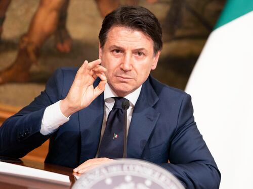 Fase 2, tutti nella propria Regione e negozi aperti a metà maggio
