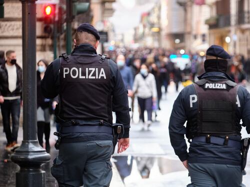 Decreto Natale tra divieti e deroghe: ultimi due giorni di libertà, poi tutti a casa