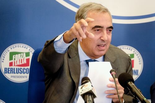 Rai, l'affondo di Gasparri dopo il richiamo Agcom: "Vergogna per Report"