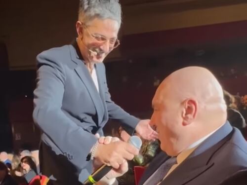 Crosetto canta "Bella Ciao". Così Fiorello incastra il ministro