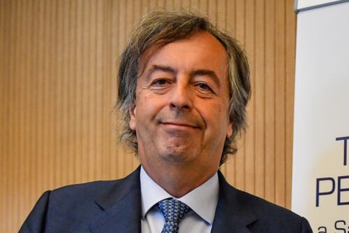 Sperimentazione Avigan, siluro di Roberto Burioni: l'Aifa e YouTube, che mazzata