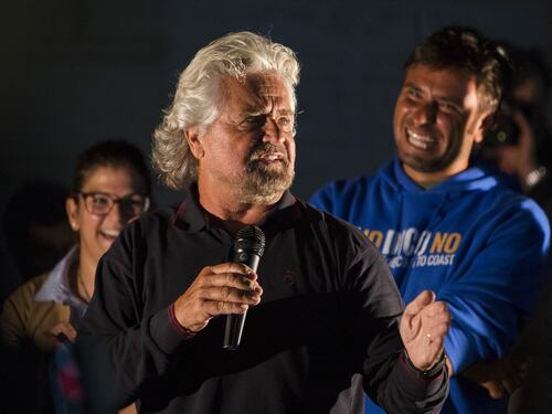 Di Battista-Grillo, ora è guerra totale: "Beppe non è d'accordo con me? Amen"