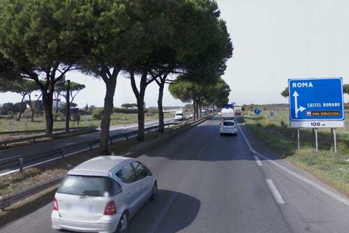 Pontina, ancora sassi contro le auto in corsa per rapina. Denunciati 4 nomadi