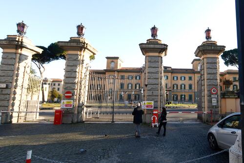 Sos farmaci negli ospedali romani. E i kit per i test del Covid-19 non bastano