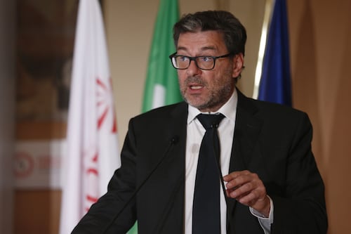 Reddito di cittadinanza, governo spaccato: il Cdm rinvia l'ok. Modifiche in arrivo