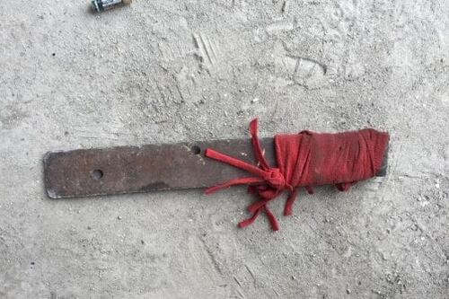 Senegalese grida "Allah akbar" e prende a sprangate due poliziotti