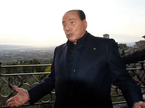 "Da qui il mio successore". Berlusconi lancia Altra Italia