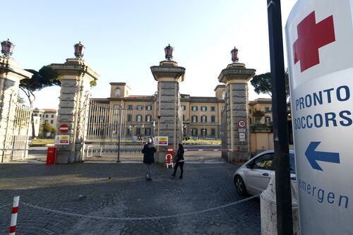 Pronto soccorso da incubo. Al San Camillo si rischia il contagio