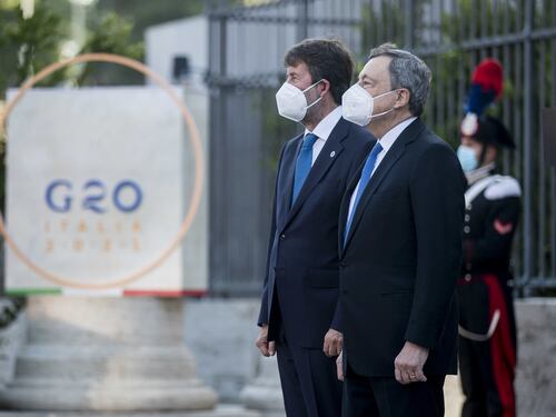 Quirinale, Matteo Renzi lavora per un’alternativa a Mario Draghi. Il piano B prevede Dario Franceschini premier