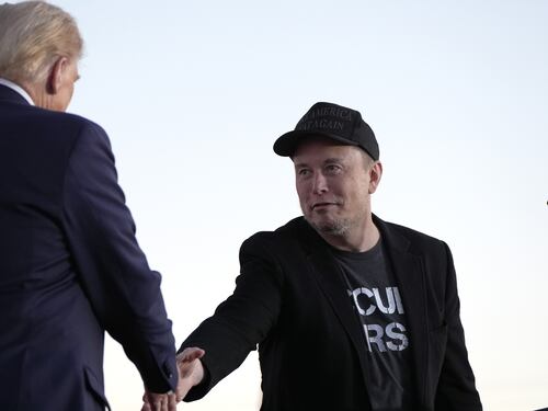 Elezioni Usa, Musk scommette tutto su Trump: donazione da 75 milioni per la campagna