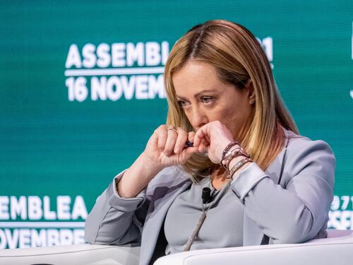 L'ira di Giorgia Meloni che boccia Silvio Berlusconi al Colle: "Tratta col Pd che non lo vuole"