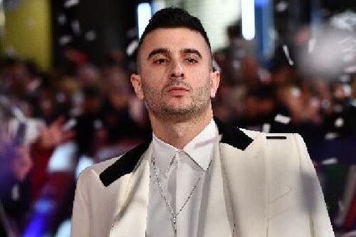 Junior Cally sta pure con le Sardine. E le giuriste lo vogliono fuori da Sanremo