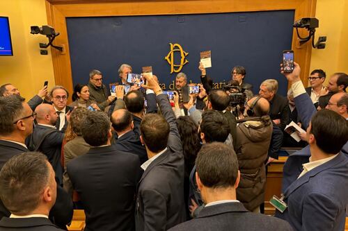 I piagnoni che volevano bloccare CasaPound