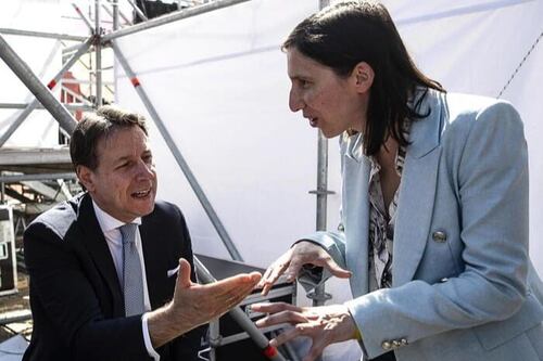 Ucraina, il centrodestra prepara risoluzione sulla pace con Nato e Ue. Sinistra spaccata