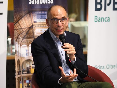 Corsa alle poltrone, Letta accetta la candidatura a Siena