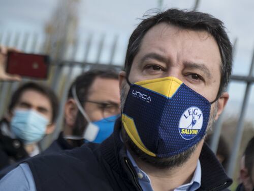 Renzi contro Conte. Applaude anche Salvini