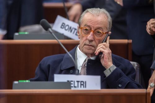 Vittorio Feltri compie 80 anni. Gli auguri all'ultimo sculacciatore anarchico