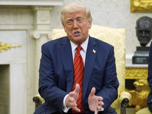 Iran, l'annuncio di Trump: "Accordo entro fine aprile"