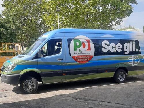 Carlo Calenda stende Enrico Letta su Twitter. “Ammazza...”, che cosa dice sul bus elettrico