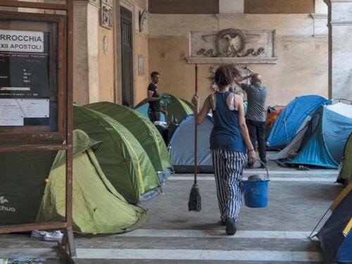Okkupare chiese con l’ok di Papa Francesco