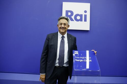 Rai, l'ad Sergio presenta i nuovi palinsesti. Tutte i nomi: De Martino opziona Sanremo 2027