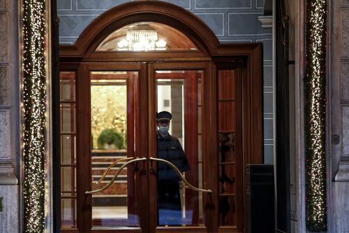 Il presidente di Federalberghi: “Basta green pass e restrizioni per stare in hotel”. I dati allarmanti di Roma