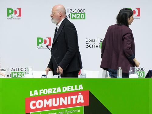 Scontro su "radicalmente", così Schlein zittisce i riformisti ribelli e vince