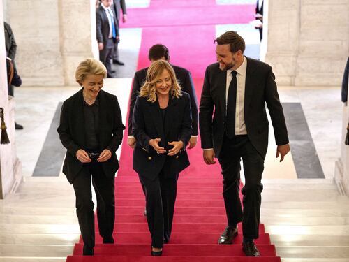 Dazi, Vance e Ursula da Meloni: "Nuovo inizio nel rapporto Ue-Usa"