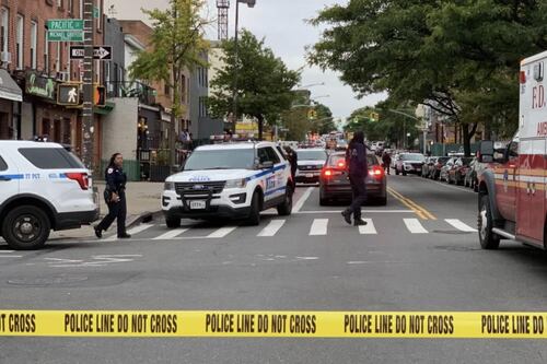 Spari in un locale a Brooklyn. Quattro morti e tre feriti