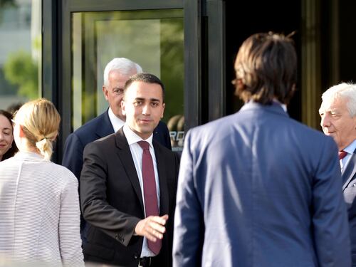 Di Maio rassicura i commercianti: "L'Iva non aumenterà"