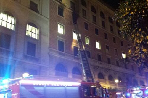 Paura in centro, uffici in fiamme in via Barberini