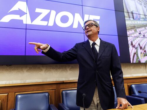 Marelli, lite a sinistra tra Calenda e i sindacati. “Ospite non gradito”, zuffa dopo il video