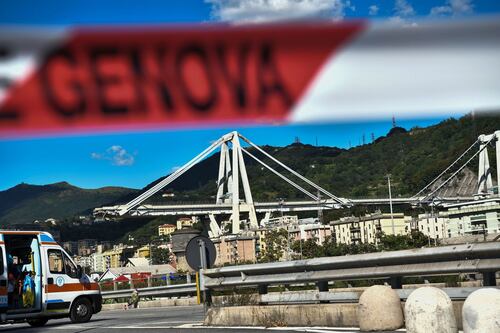 "Ponte crollato per un attentato": la tesi choc di un ingegnere. La Procura: delirio