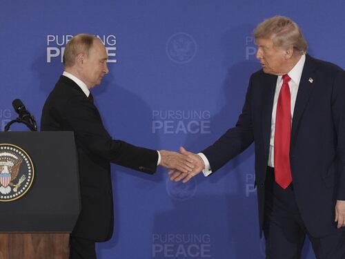 Trump-Putin, tre ore di colloqui ma l'accordo per il cessate il fuoco in Ucraina "non c'è"