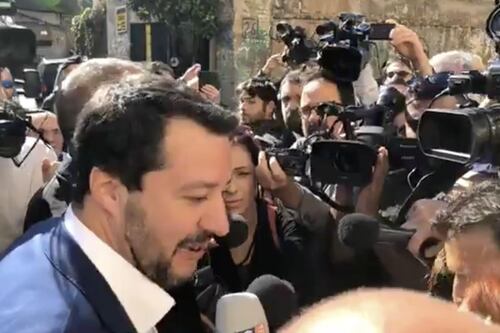 Salvini a San Lorenzo tra applausi e insulti: "Presto via al piano straordinario di sgomberi"