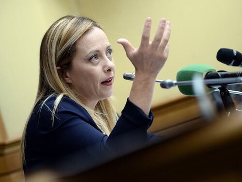"Ius soli? Pronti alla barricate". La Meloni dichiara guerra al governo