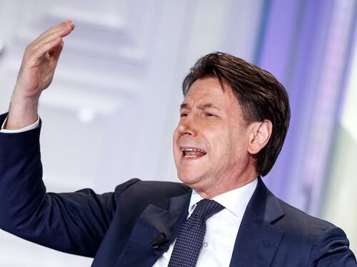 Corsa alle armi, i grillini di Giuseppe Conte preparano la guerra con il governo