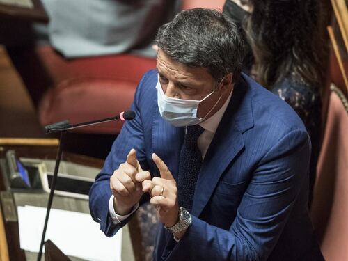 Renzi indagato per finanziamento illecito: i pm scambiano Matteo per Berlusconi