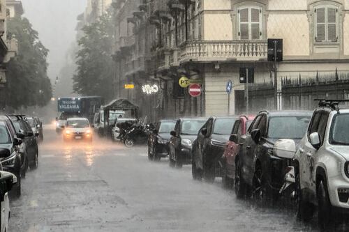 Meteo, allerta arancione: "Rischio grandine come palle da baseball"