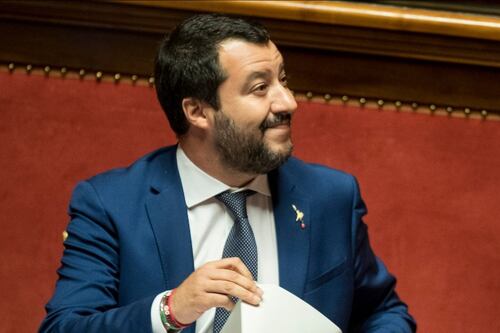 Salvini: "Tanti nemici, tanto onore!". Cita Mussolini e scoppia la bufera