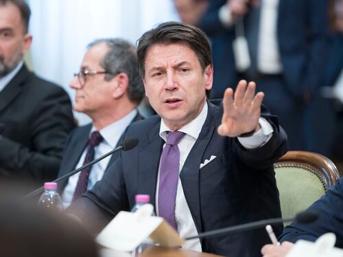 Via libera al Def. Un'ombra di flat tax ma niente crescita