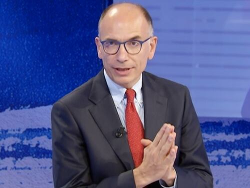 In Onda, Letta incassa un altro colpo da Conte in Sicilia. "Era così imprevedibile?" imbarazzo in studio