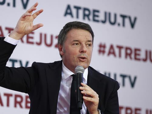 Matteo Renzi disintegra il M5S: Giuseppe Conte non controlla più niente. E lo sbeffeggia su Mattarella